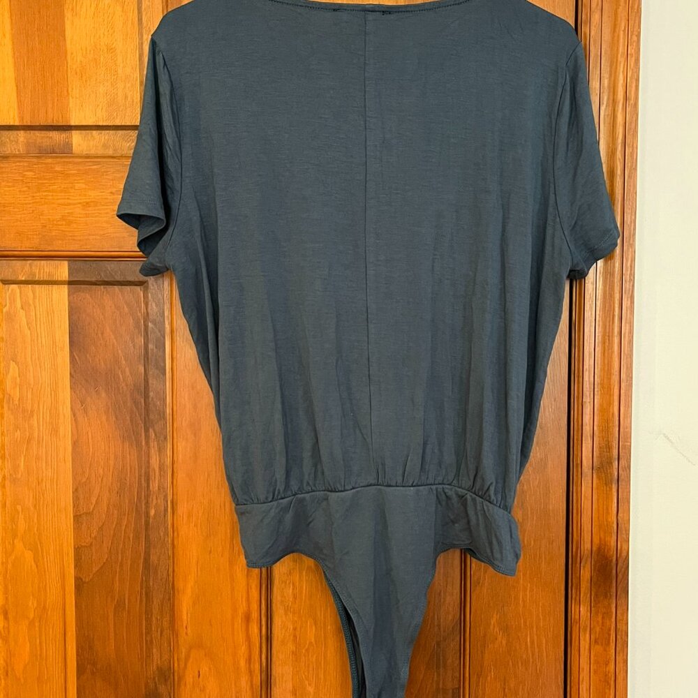 Lulu bodysuit top NWT - Picture 2 of 3